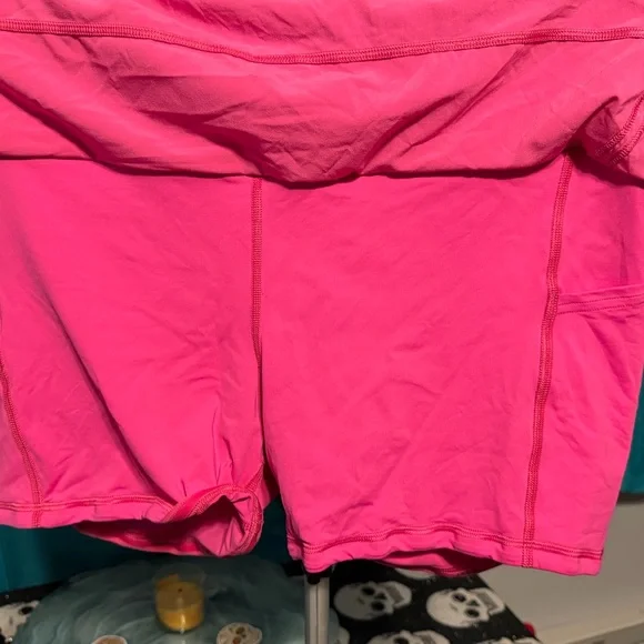 EUC size 14 Lululemon Vibrant Pink Mini Skirt with shorts skirt - Picture 4 of 6